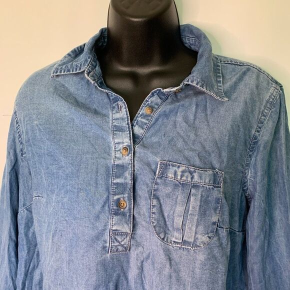 Liz Lange Maternity Denim Shirt - Picture 3 of 8